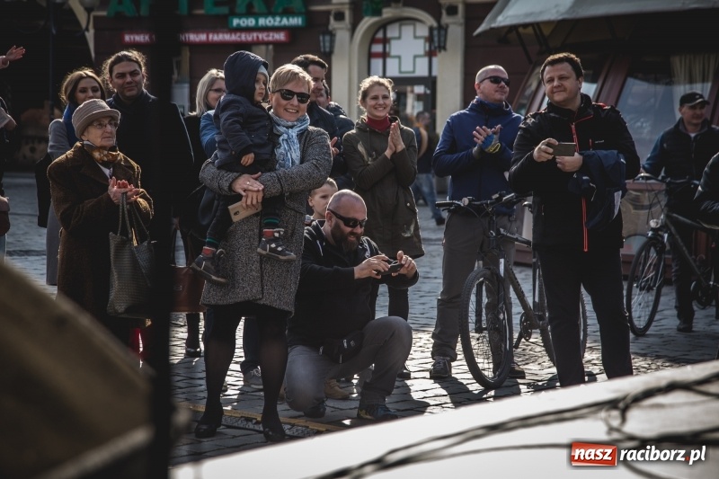 Zdjęcie w galerii na portalu naszraciborz.pl: Wielkanocny jarmark na raciborskim Rynku [FOTO] wiadomości z regionu