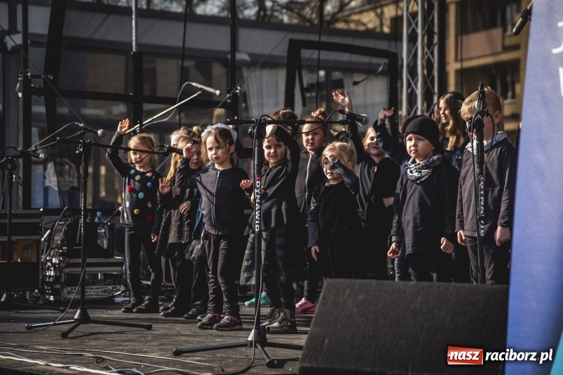 Zdjęcie w galerii na portalu naszraciborz.pl: Wielkanocny jarmark na raciborskim Rynku [FOTO] wiadomości z regionu