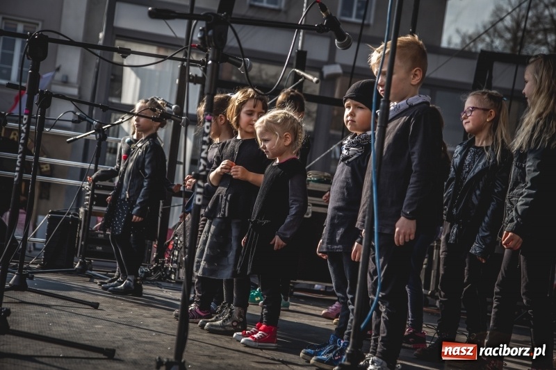 Zdjęcie w galerii na portalu naszraciborz.pl: Wielkanocny jarmark na raciborskim Rynku [FOTO] wiadomości z regionu