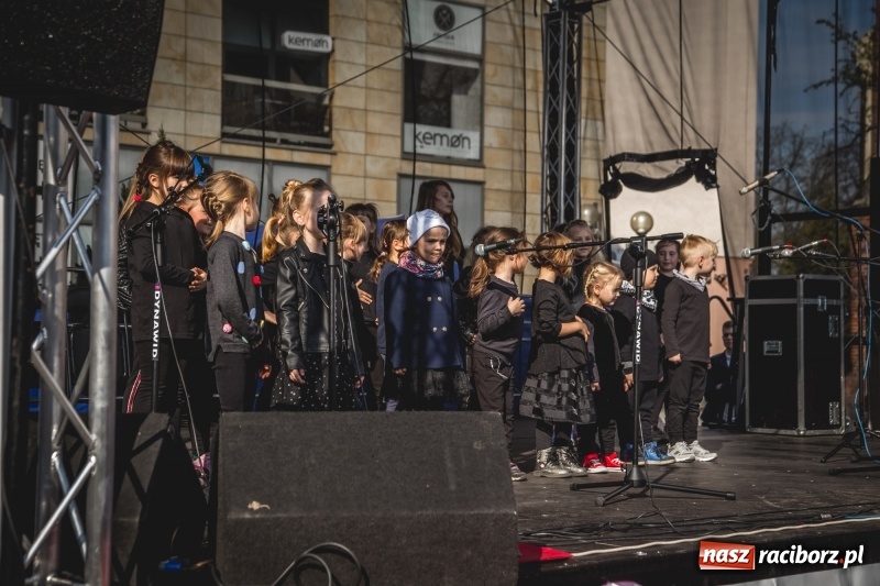 Zdjęcie w galerii na portalu naszraciborz.pl: Wielkanocny jarmark na raciborskim Rynku [FOTO] wiadomości z regionu