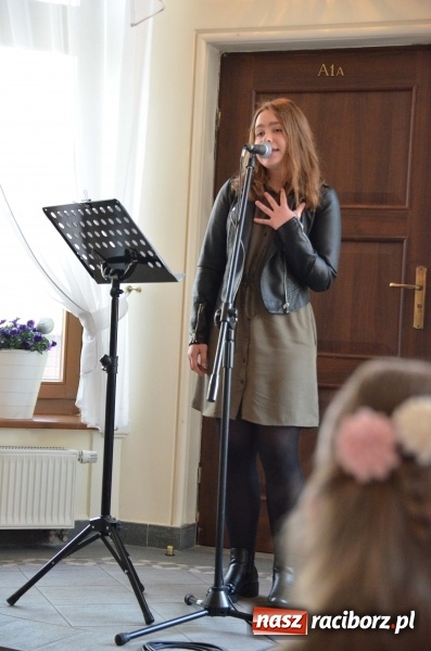 Zdjęcie w galerii na portalu naszraciborz.pl: Wiosenne śpiewanie przy Kossakach [FOTO] wiadomości z regionu