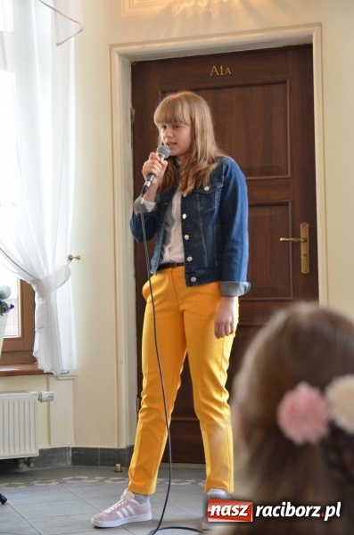 Zdjęcie w galerii na portalu naszraciborz.pl: Wiosenne śpiewanie przy Kossakach [FOTO] wiadomości z regionu