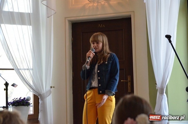 Zdjęcie w galerii na portalu naszraciborz.pl: Wiosenne śpiewanie przy Kossakach [FOTO] wiadomości z regionu