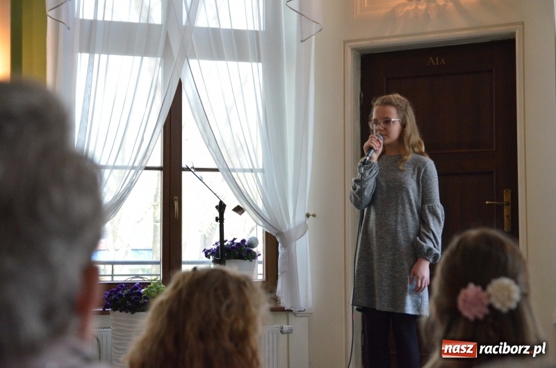 Zdjęcie w galerii na portalu naszraciborz.pl: Wiosenne śpiewanie przy Kossakach [FOTO] wiadomości z regionu