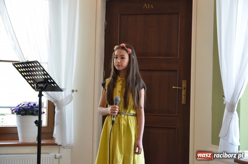 Zdjęcie w galerii na portalu naszraciborz.pl: Wiosenne śpiewanie przy Kossakach [FOTO] wiadomości z regionu