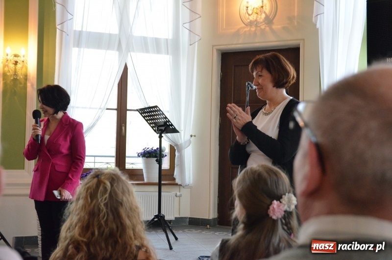 Zdjęcie w galerii na portalu naszraciborz.pl: Wiosenne śpiewanie przy Kossakach [FOTO] wiadomości z regionu