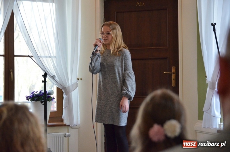 Zdjęcie w galerii na portalu naszraciborz.pl: Wiosenne śpiewanie przy Kossakach [FOTO] wiadomości z regionu