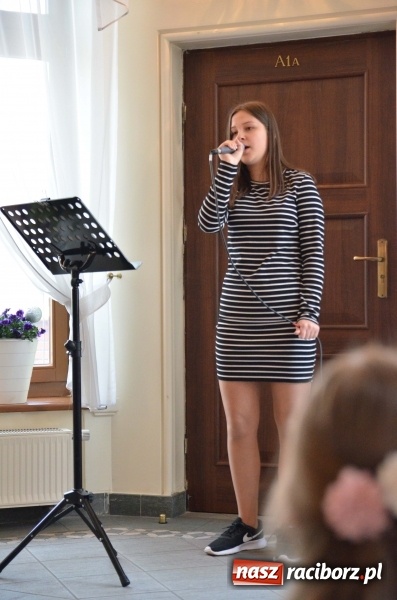 Zdjęcie w galerii na portalu naszraciborz.pl: Wiosenne śpiewanie przy Kossakach [FOTO] wiadomości z regionu