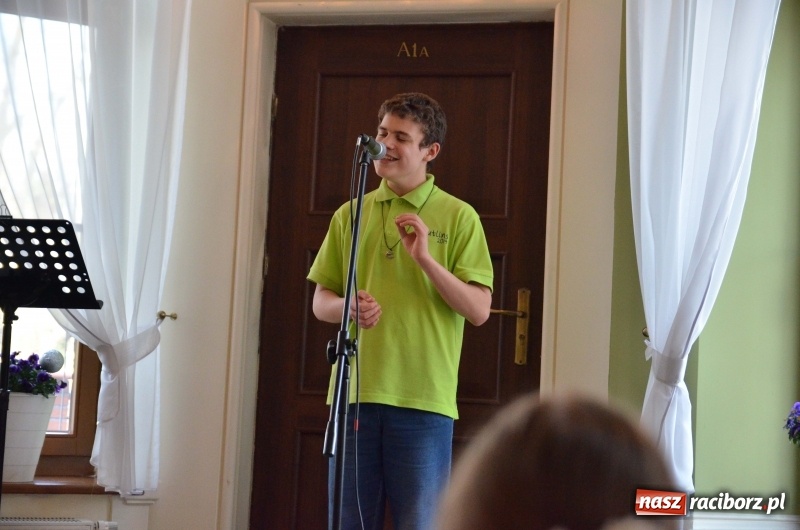 Zdjęcie w galerii na portalu naszraciborz.pl: Wiosenne śpiewanie przy Kossakach [FOTO] wiadomości z regionu