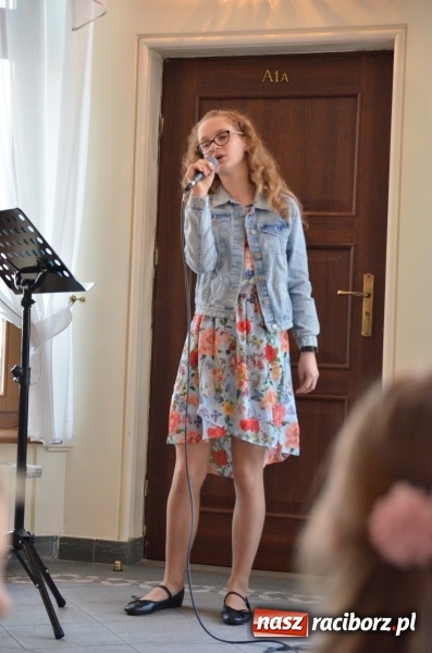 Zdjęcie w galerii na portalu naszraciborz.pl: Wiosenne śpiewanie przy Kossakach [FOTO] wiadomości z regionu