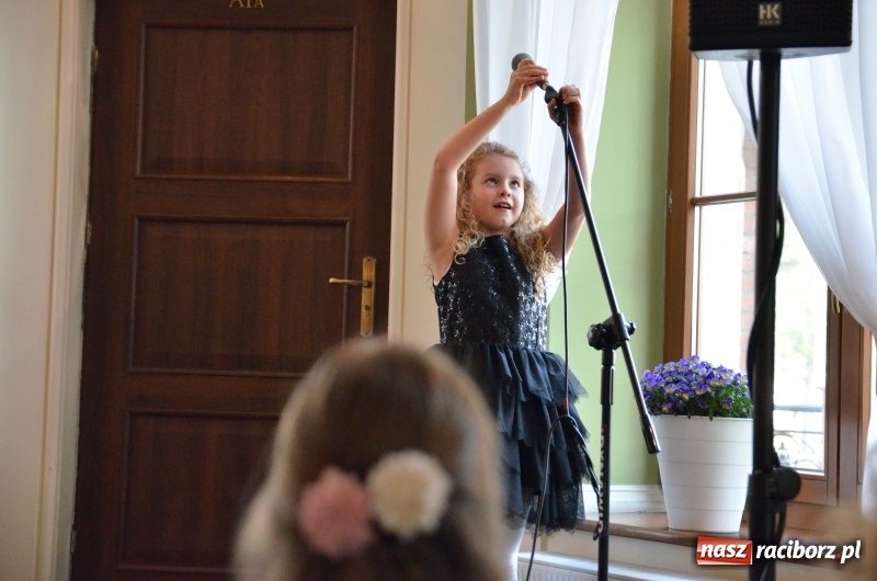 Zdjęcie w galerii na portalu naszraciborz.pl: Wiosenne śpiewanie przy Kossakach [FOTO] wiadomości z regionu