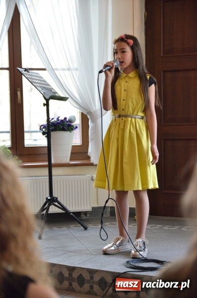 Zdjęcie w galerii na portalu naszraciborz.pl: Wiosenne śpiewanie przy Kossakach [FOTO] wiadomości z regionu