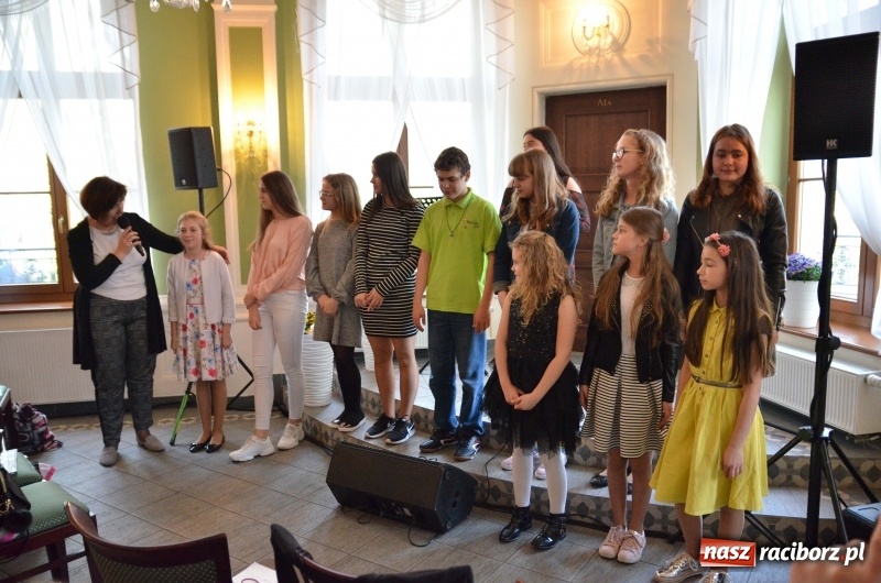 Zdjęcie w galerii na portalu naszraciborz.pl: Wiosenne śpiewanie przy Kossakach [FOTO] wiadomości z regionu