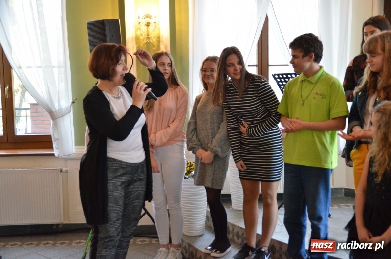 Zdjęcie w galerii na portalu naszraciborz.pl: Wiosenne śpiewanie przy Kossakach [FOTO] wiadomości z regionu