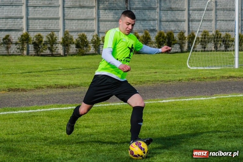 Zdjęcie w galerii na portalu naszraciborz.pl: Klasyczny hat-trick Kowalczyka na kuźniańską Stal styka [FOTO] wiadomości z regionu