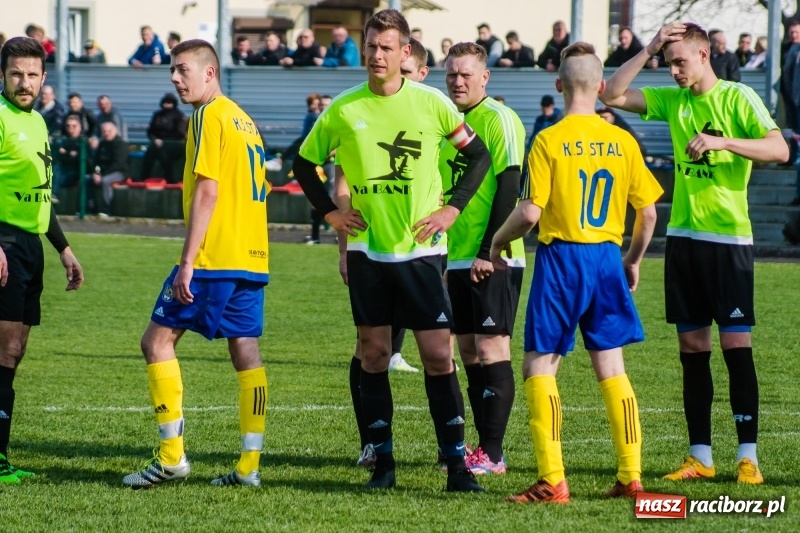 Zdjęcie w galerii na portalu naszraciborz.pl: Klasyczny hat-trick Kowalczyka na kuźniańską Stal styka [FOTO] wiadomości z regionu