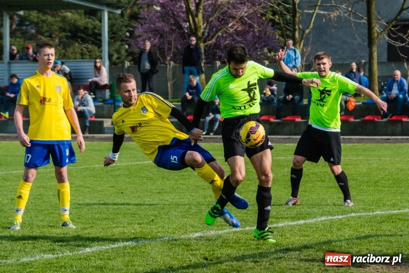 Zdjęcie w galerii na portalu naszraciborz.pl: Klasyczny hat-trick Kowalczyka na kuźniańską Stal styka [FOTO] wiadomości z regionu
