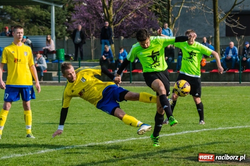 Zdjęcie w galerii na portalu naszraciborz.pl: Klasyczny hat-trick Kowalczyka na kuźniańską Stal styka [FOTO] wiadomości z regionu