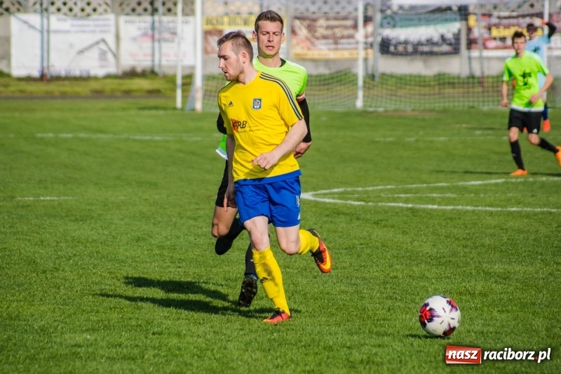 Zdjęcie w galerii na portalu naszraciborz.pl: Klasyczny hat-trick Kowalczyka na kuźniańską Stal styka [FOTO] wiadomości z regionu