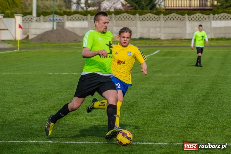 Zdjęcie w galerii na portalu naszraciborz.pl: Klasyczny hat-trick Kowalczyka na kuźniańską Stal styka [FOTO] wiadomości z regionu