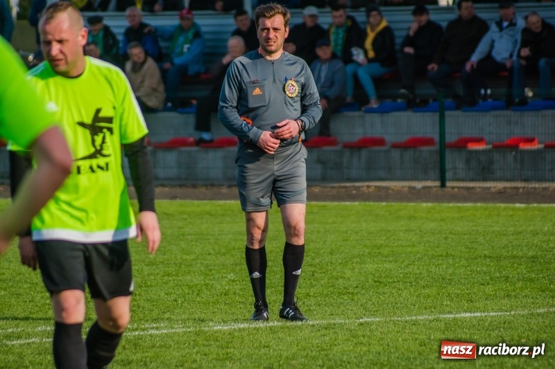 Zdjęcie w galerii na portalu naszraciborz.pl: Klasyczny hat-trick Kowalczyka na kuźniańską Stal styka [FOTO] wiadomości z regionu