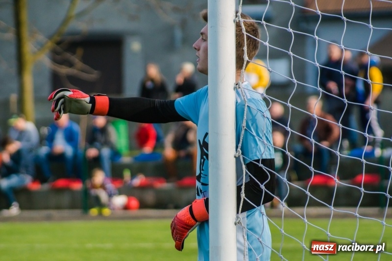 Zdjęcie w galerii na portalu naszraciborz.pl: Klasyczny hat-trick Kowalczyka na kuźniańską Stal styka [FOTO] wiadomości z regionu