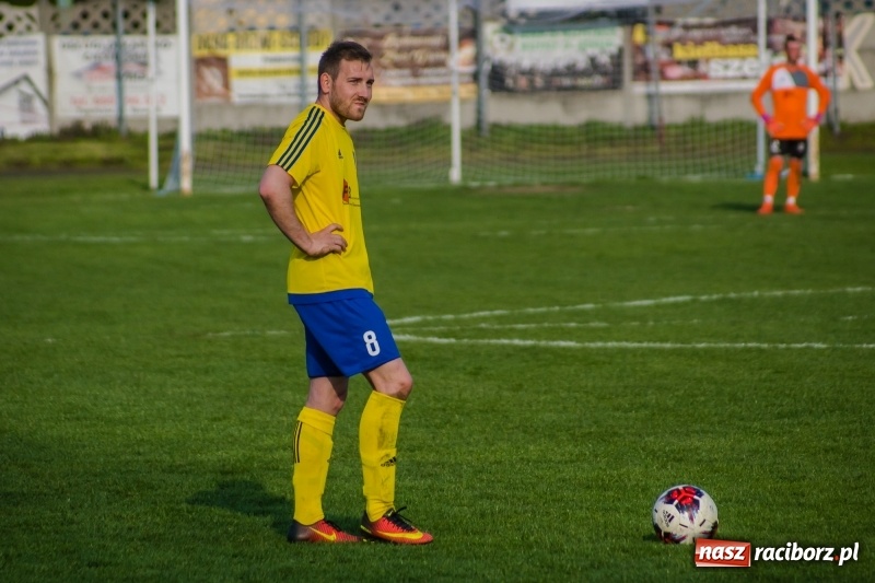 Zdjęcie w galerii na portalu naszraciborz.pl: Klasyczny hat-trick Kowalczyka na kuźniańską Stal styka [FOTO] wiadomości z regionu