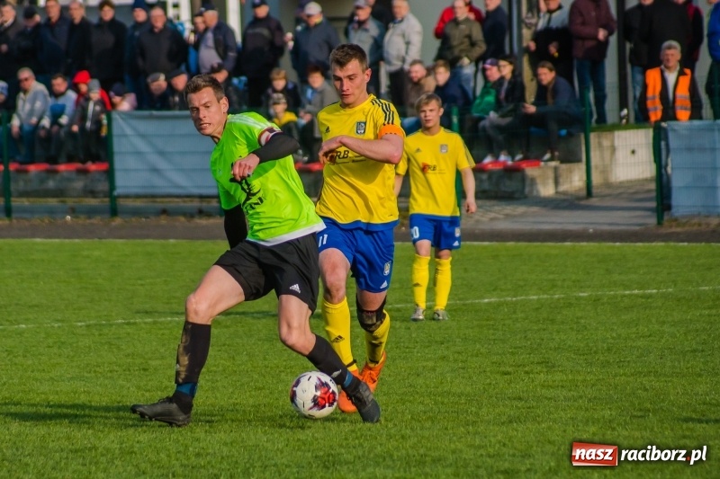 Zdjęcie w galerii na portalu naszraciborz.pl: Klasyczny hat-trick Kowalczyka na kuźniańską Stal styka [FOTO] wiadomości z regionu