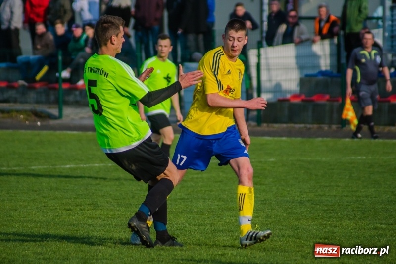 Zdjęcie w galerii na portalu naszraciborz.pl: Klasyczny hat-trick Kowalczyka na kuźniańską Stal styka [FOTO] wiadomości z regionu