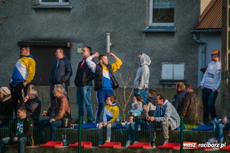 Zdjęcie w galerii na portalu naszraciborz.pl: Klasyczny hat-trick Kowalczyka na kuźniańską Stal styka [FOTO] wiadomości z regionu
