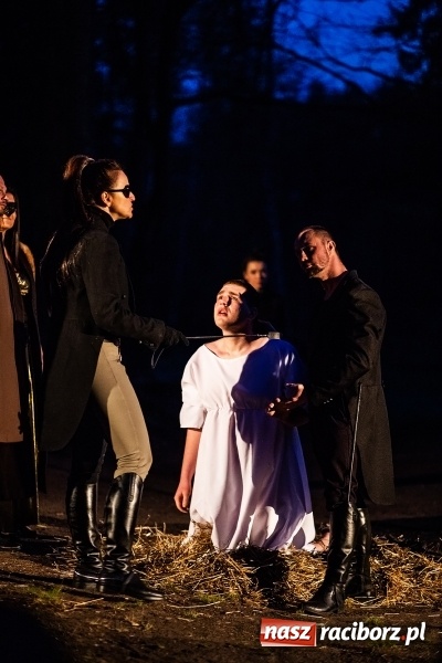 Zdjęcie w galerii na portalu naszraciborz.pl: Spektakl Sen Nocy Letniej w Amfiteatrze Buk w Rudach wiadomości z regionu