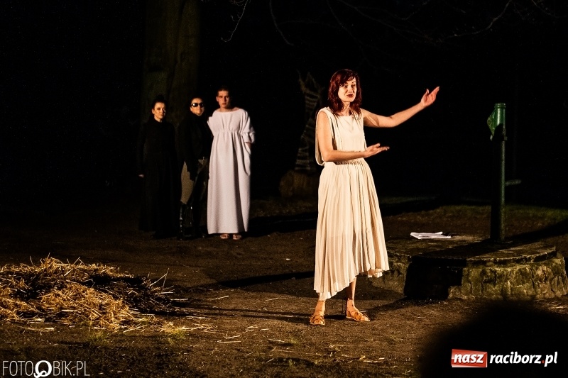 Zdjęcie w galerii na portalu naszraciborz.pl: Spektakl Sen Nocy Letniej w Amfiteatrze Buk w Rudach wiadomości z regionu