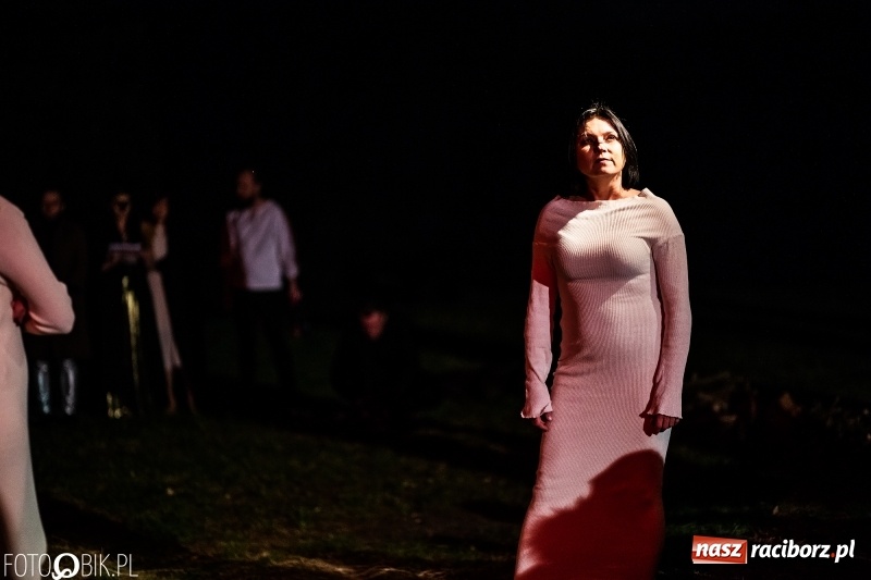 Zdjęcie w galerii na portalu naszraciborz.pl: Spektakl Sen Nocy Letniej w Amfiteatrze Buk w Rudach wiadomości z regionu