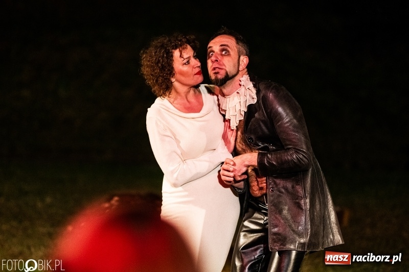 Zdjęcie w galerii na portalu naszraciborz.pl: Spektakl Sen Nocy Letniej w Amfiteatrze Buk w Rudach wiadomości z regionu