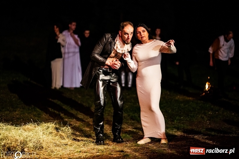 Zdjęcie w galerii na portalu naszraciborz.pl: Spektakl Sen Nocy Letniej w Amfiteatrze Buk w Rudach wiadomości z regionu