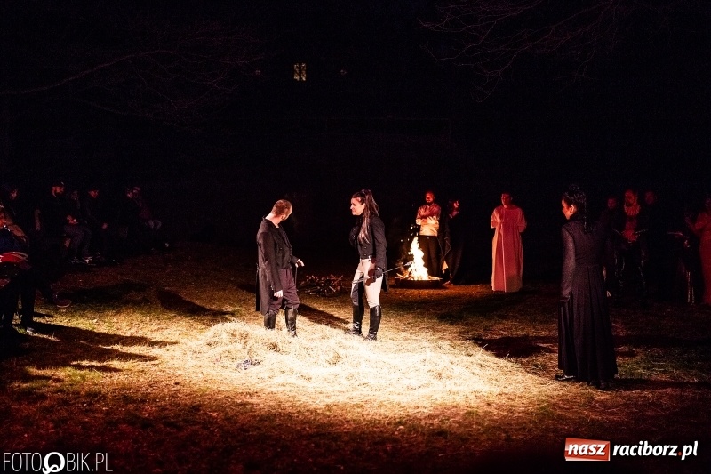 Zdjęcie w galerii na portalu naszraciborz.pl: Spektakl Sen Nocy Letniej w Amfiteatrze Buk w Rudach wiadomości z regionu