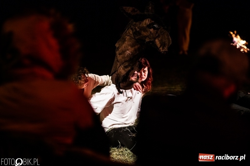 Zdjęcie w galerii na portalu naszraciborz.pl: Spektakl Sen Nocy Letniej w Amfiteatrze Buk w Rudach wiadomości z regionu