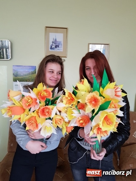 Zdjęcie w galerii na portalu naszraciborz.pl: Pomagają i wspierają wiadomości z regionu