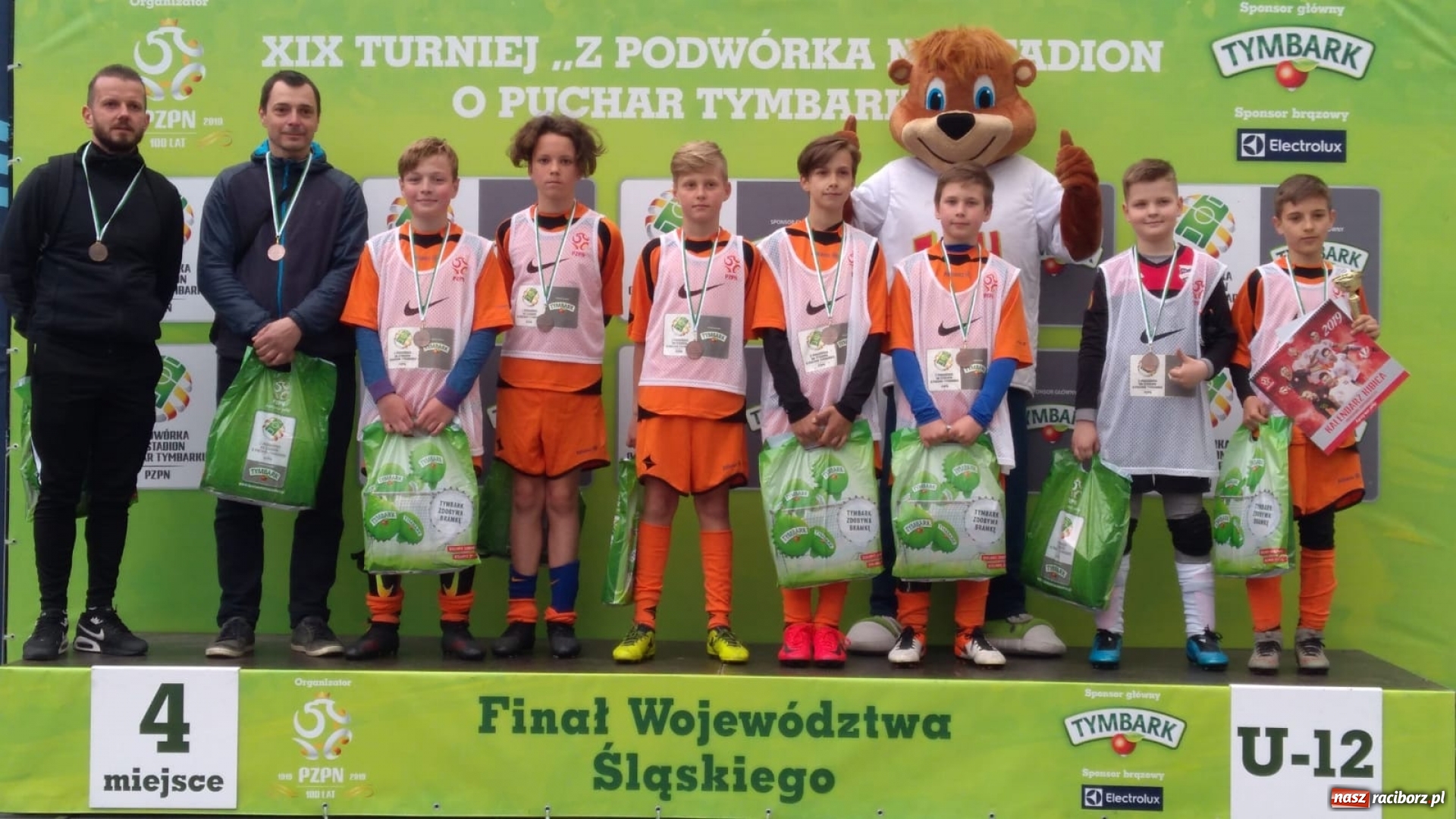 Zdjęcie w galerii na portalu naszraciborz.pl: Puchar Tymbarku. Dobry występ zawodników SP 15 wiadomości z regionu