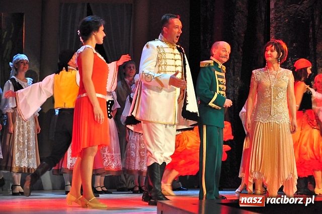 Zdjęcie w galerii na portalu naszraciborz.pl: Hrabina Marica na dobry początek wiadomości z regionu