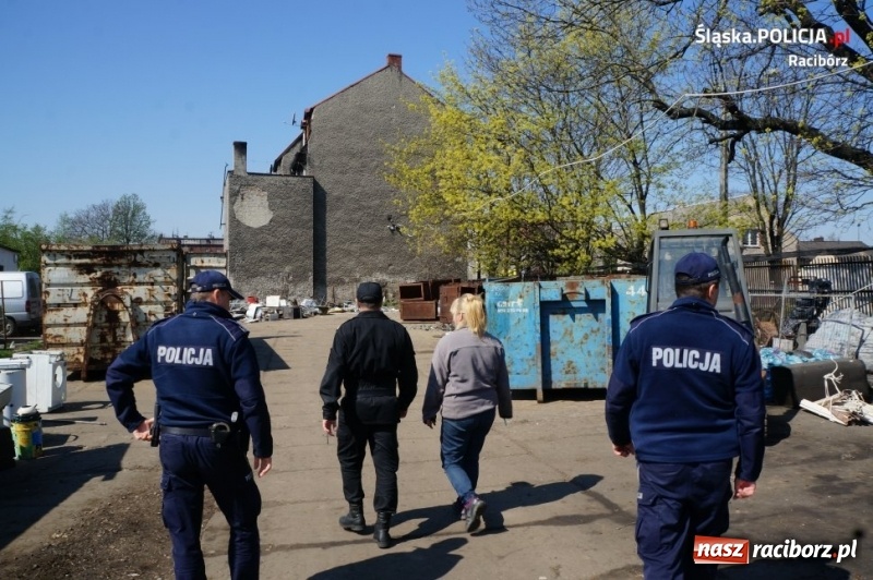 Zdjęcie w galerii na portalu naszraciborz.pl: Policjanci i strażacy wkroczyli do miejsc składowania odpadów [FOTO] wiadomości z regionu