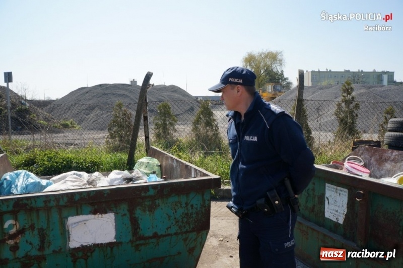 Zdjęcie w galerii na portalu naszraciborz.pl: Policjanci i strażacy wkroczyli do miejsc składowania odpadów [FOTO] wiadomości z regionu