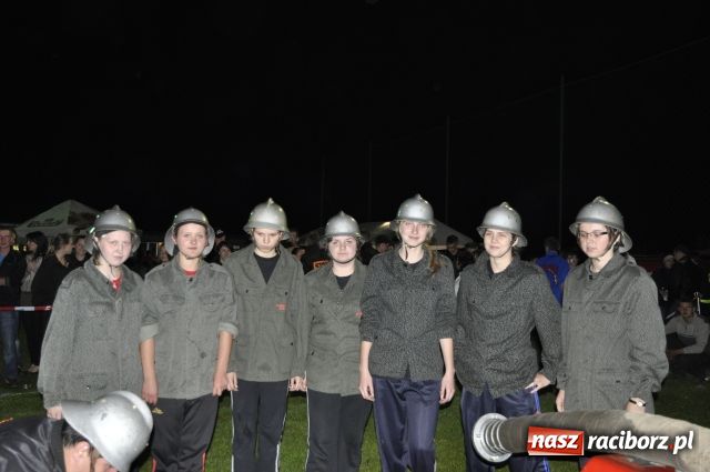 Zdjęcie w galerii na portalu naszraciborz.pl: Puchary dla Rudyszwałdu i Makowa wiadomości z regionu