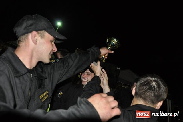 Zdjęcie w galerii na portalu naszraciborz.pl: Puchary dla Rudyszwałdu i Makowa wiadomości z regionu