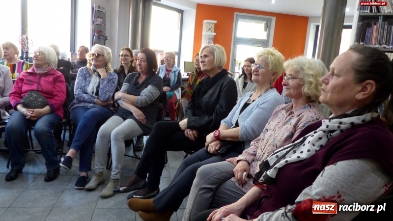 Zdjęcie w galerii na portalu naszraciborz.pl: Weronika Żymełka gościem biblioteki na Ostrogu  wiadomości z regionu