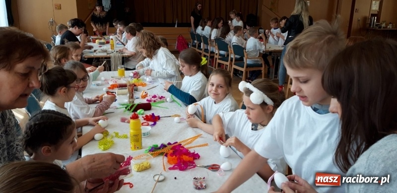 Zdjęcie w galerii na portalu naszraciborz.pl: Czeskie tradycje wielkanocne w wykonaniu raciborskich dzieci  wiadomości z regionu