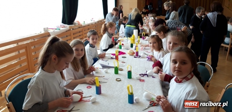 Zdjęcie w galerii na portalu naszraciborz.pl: Czeskie tradycje wielkanocne w wykonaniu raciborskich dzieci  wiadomości z regionu
