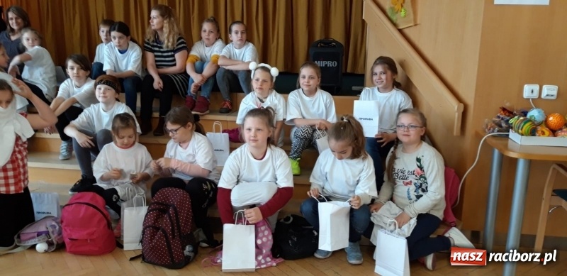 Zdjęcie w galerii na portalu naszraciborz.pl: Czeskie tradycje wielkanocne w wykonaniu raciborskich dzieci  wiadomości z regionu