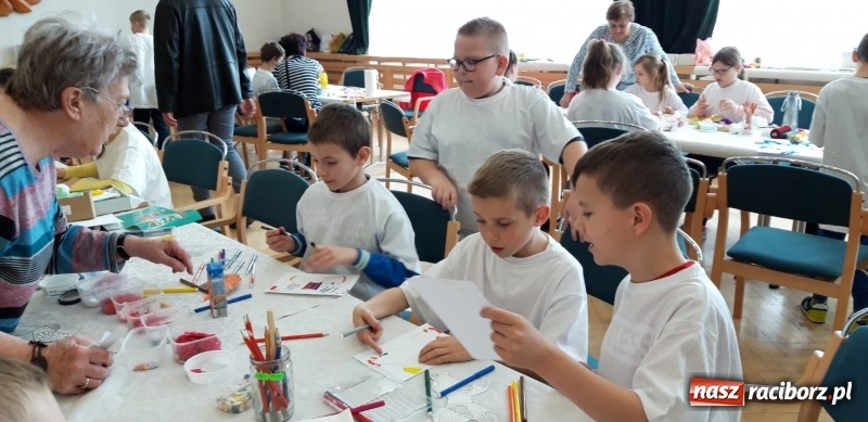 Zdjęcie w galerii na portalu naszraciborz.pl: Czeskie tradycje wielkanocne w wykonaniu raciborskich dzieci  wiadomości z regionu