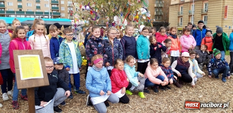 Zdjęcie w galerii na portalu naszraciborz.pl: Czeskie tradycje wielkanocne w wykonaniu raciborskich dzieci  wiadomości z regionu